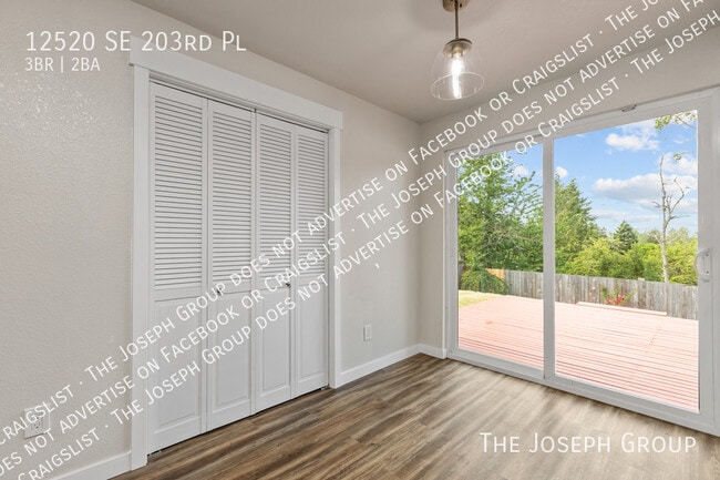 Building Photo - 12520 SE 203 Pl