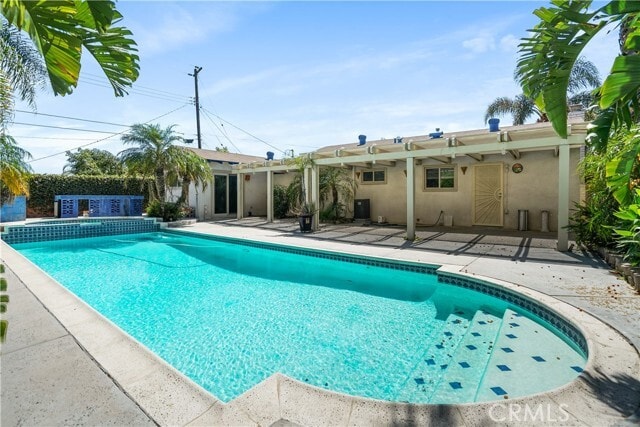 Building Photo - 7055 Avenida Leon