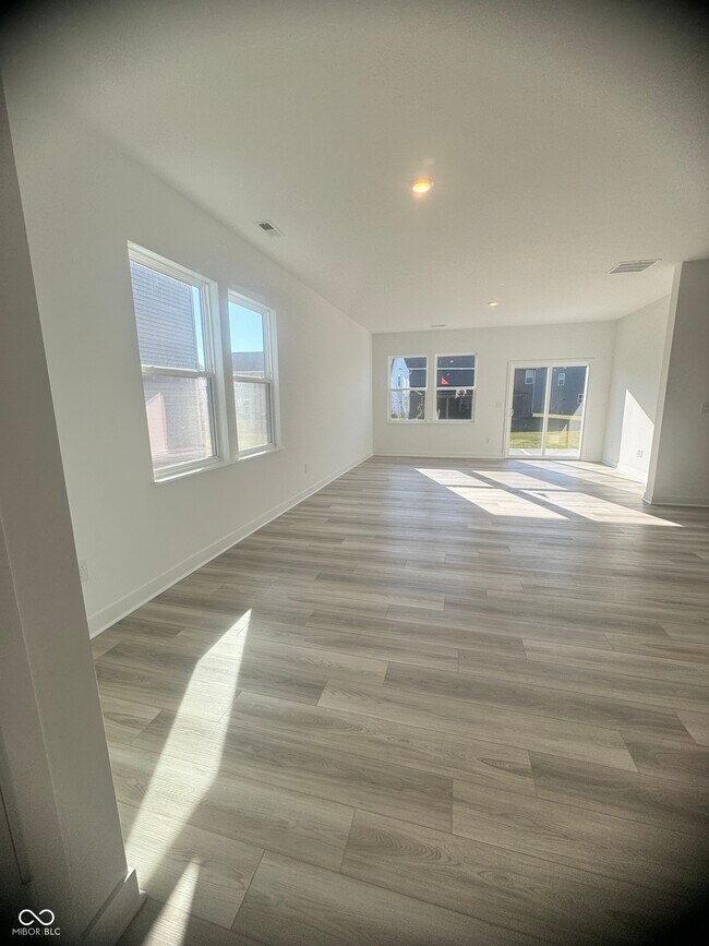 Building Photo - 9355 Kellner St