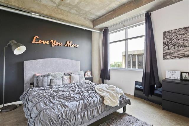 Building Photo - 1001 Belleview St