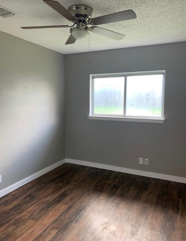 Building Photo - 7935 Misty Forest