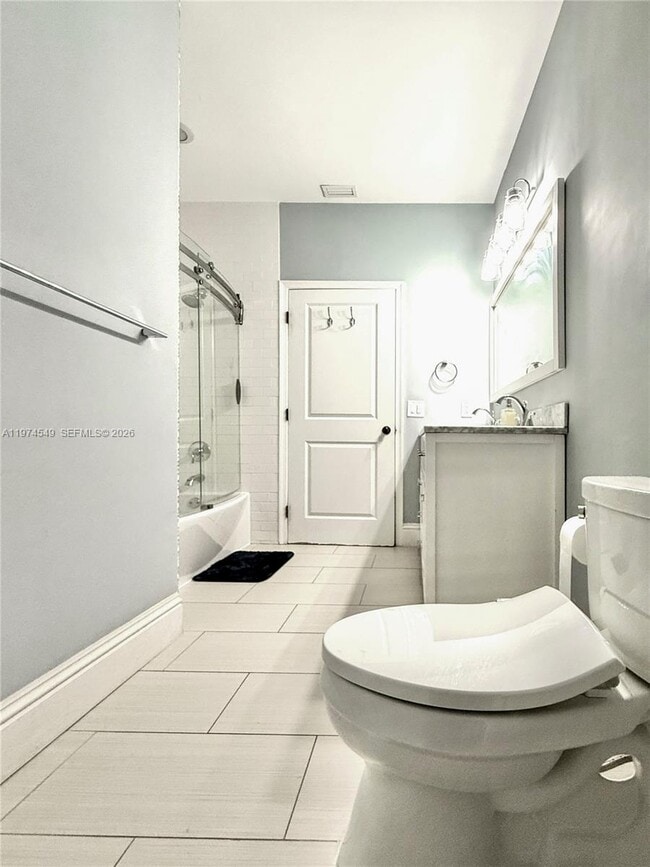 Building Photo - 400 Alexandra Cir