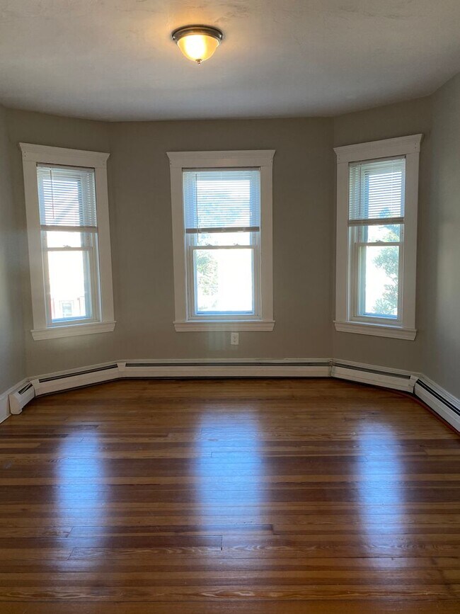 Building Photo - Trump Property