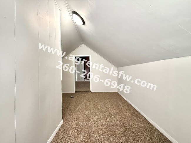 Building Photo - 2 Bedroom House