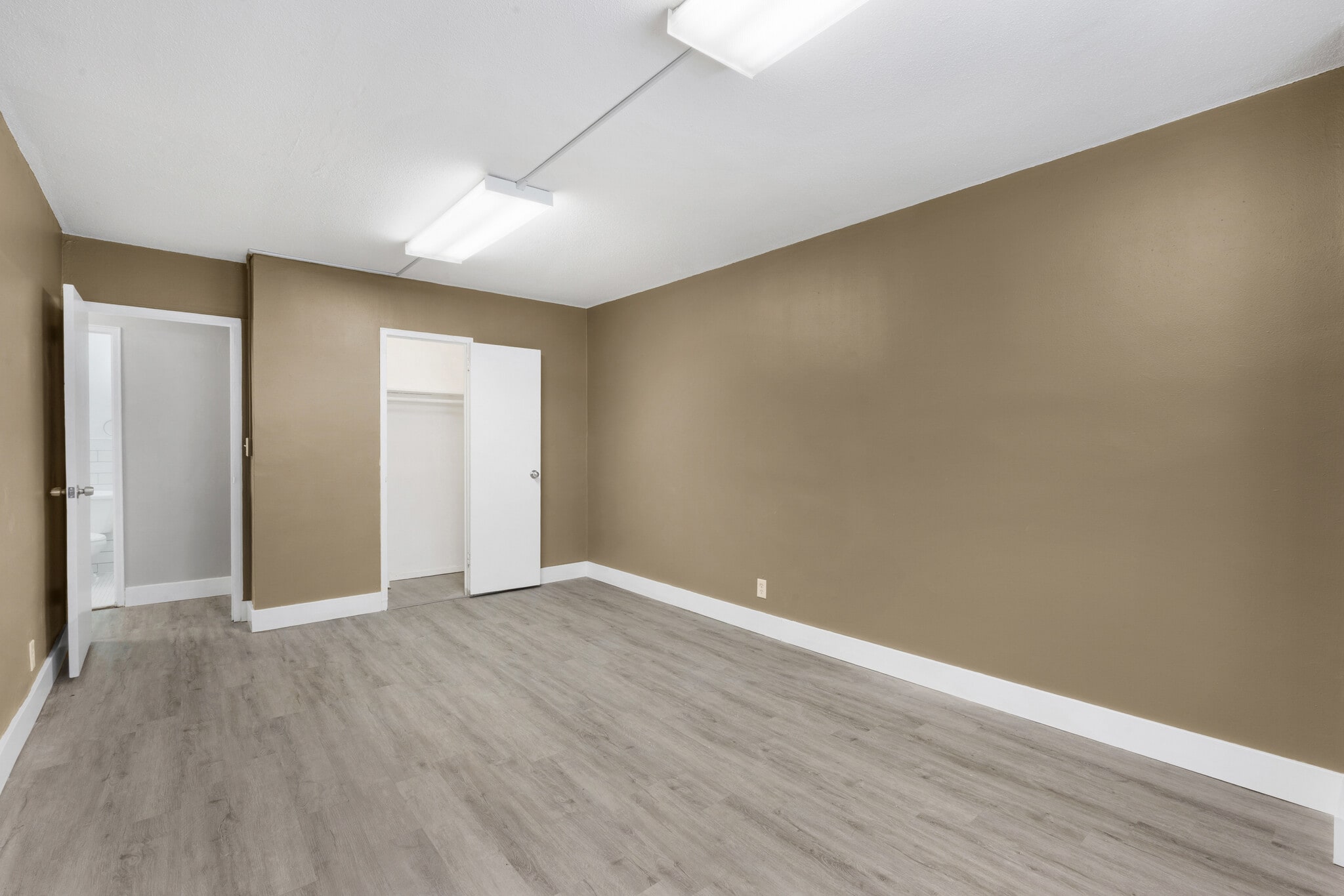 Building Photo - 201 Saint Pauls Ave