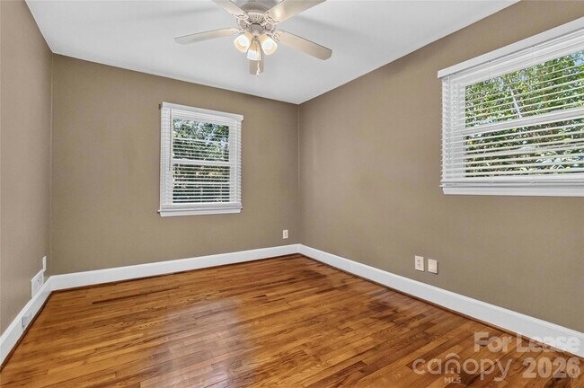 Building Photo - 1634 Van Buren Ave