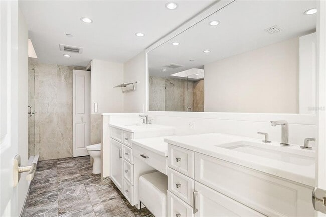 Building Photo - 988 Blvd of the Arts