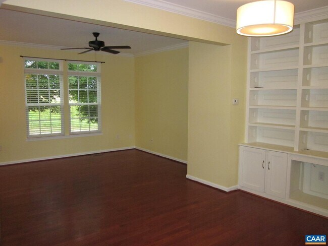 Building Photo - 2130 Lockwood Dr