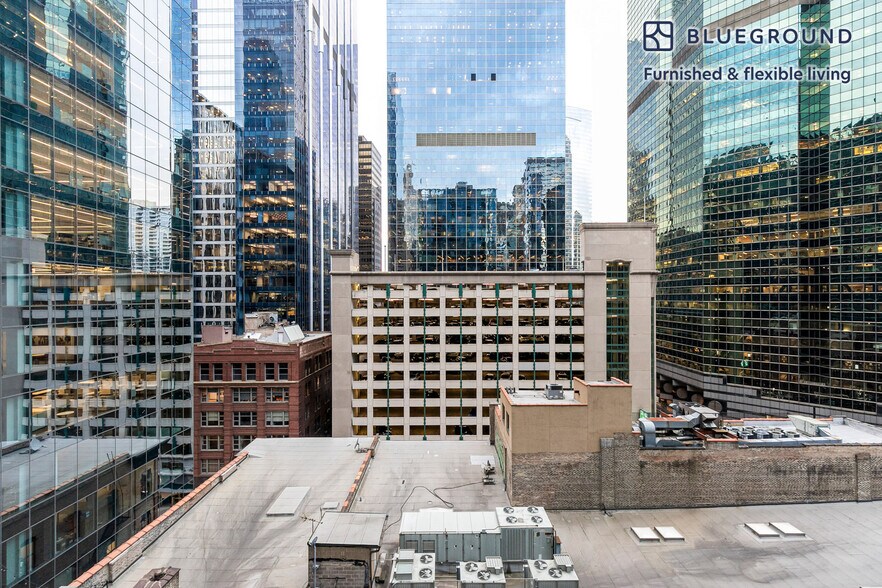 Building Photo - 215 W Lake St