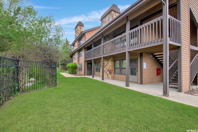 Building Photo - 3615 N Wolf Creek Dr