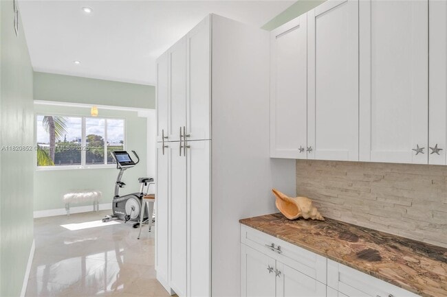 Building Photo - 155 Coco Plum Rd S