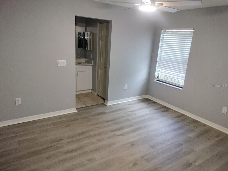 Building Photo - 725 Chilt Dr