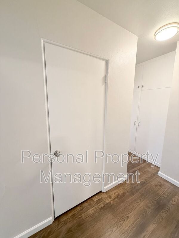 Building Photo - 1103 W St