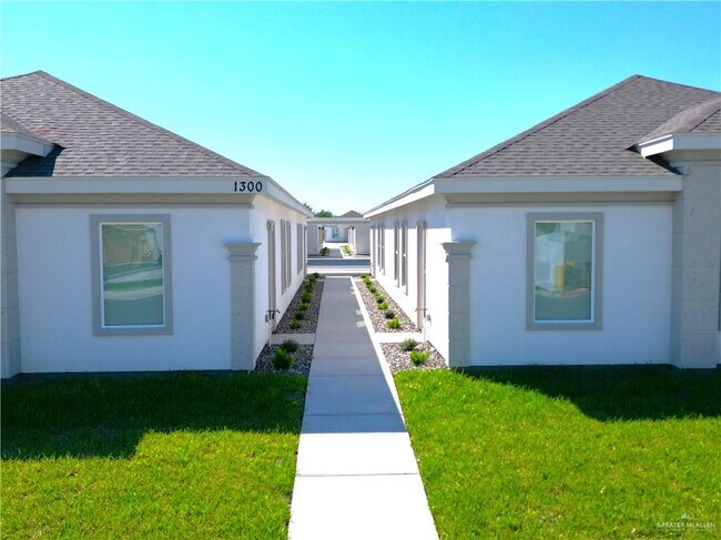 Building Photo - 25 Shavano Dr