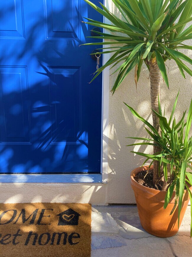 Building Photo - 3332 Thorpe Ave