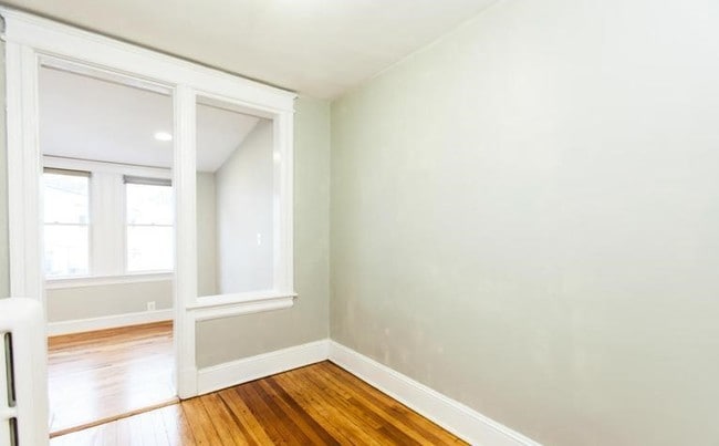 Building Photo - 312 Shepherd St NW