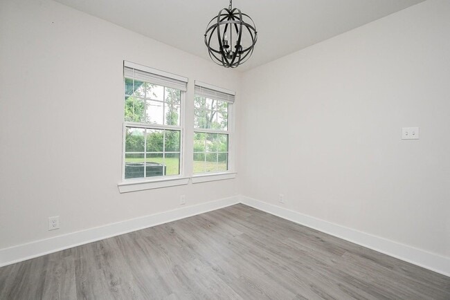 Building Photo - 226 Hyta St