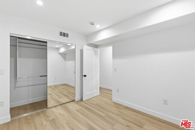 Building Photo - 5411 Troost Ave