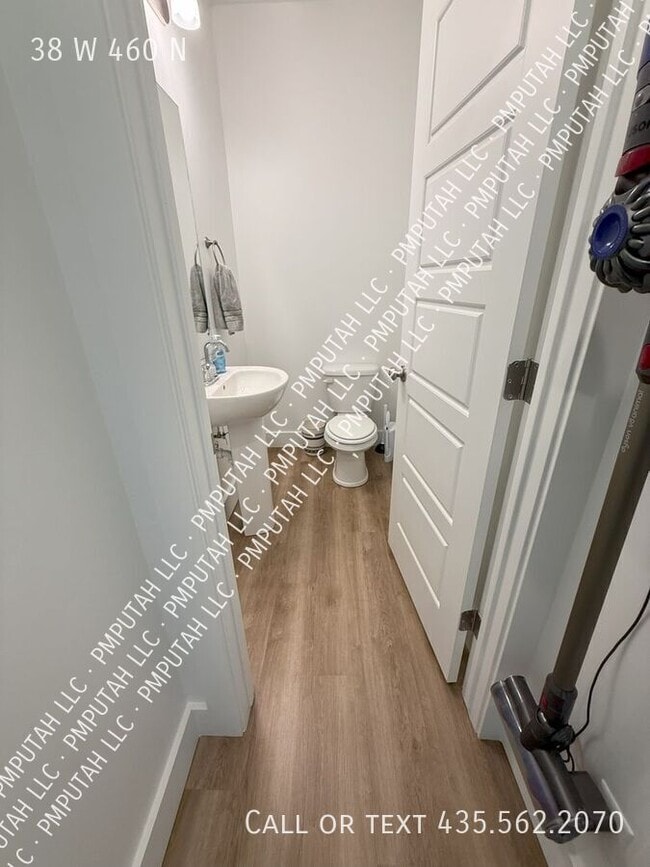 Building Photo - 38 W 460 N