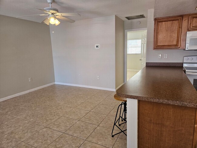 Building Photo - Annual 2nd Floor Condo For Rent located on...