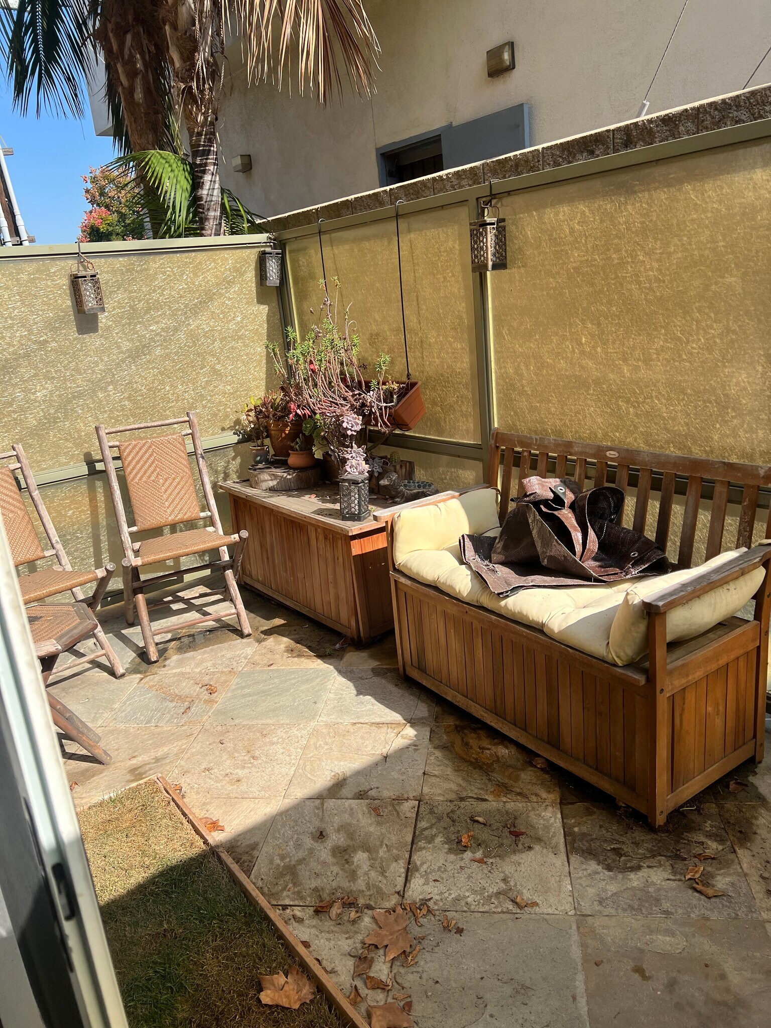 Side Yard - 394 Coronado Ave