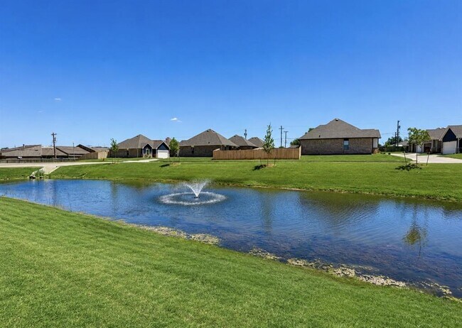 Building Photo - 8012 Labelle Dr