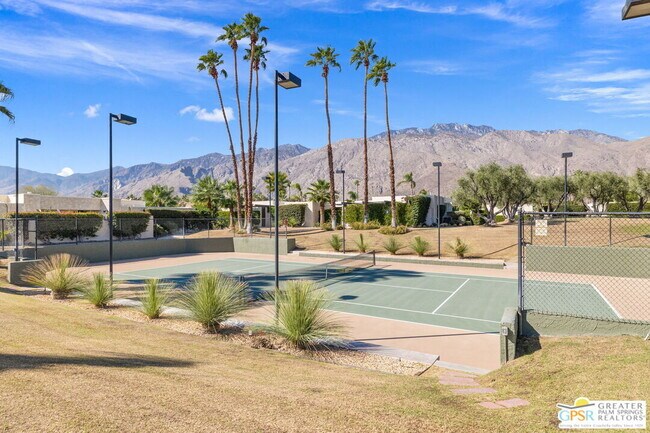 Building Photo - 427 N Calle Rolph