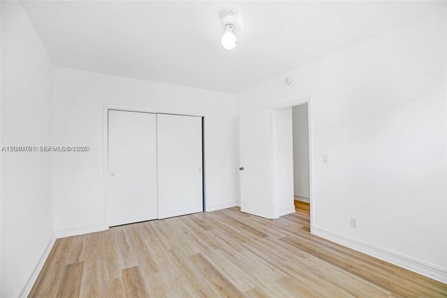 Building Photo - 350 75th St