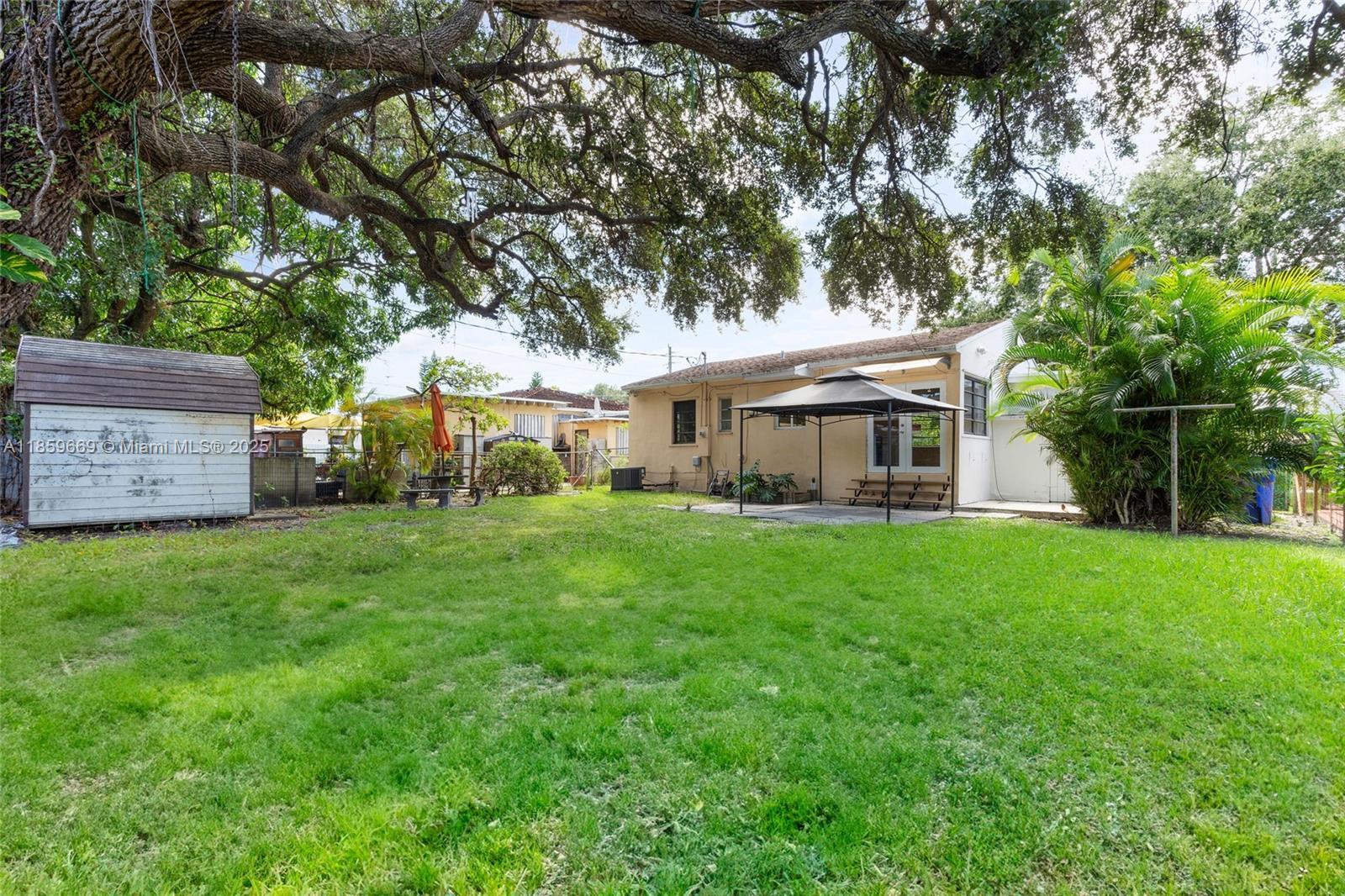 Building Photo - 301 SW 51st Ave