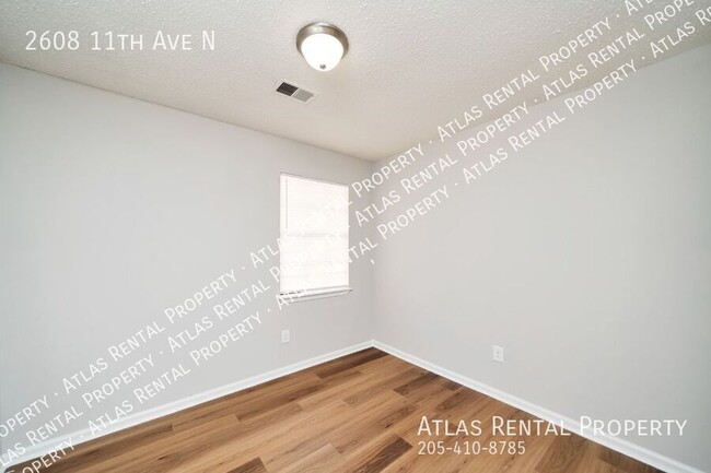 Building Photo - 2608 11th Ave N