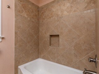 Building Photo - Great Location! One Bedroom Triplex in Cameron Village- Pet Friendly! Available August 10th!