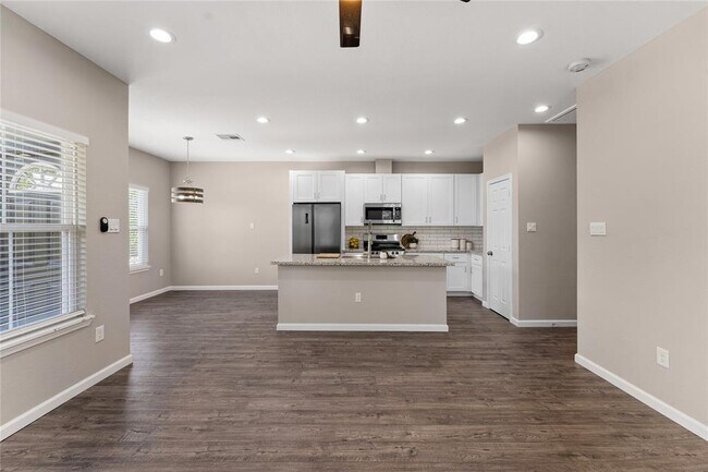 Building Photo - 5307 Groveton St