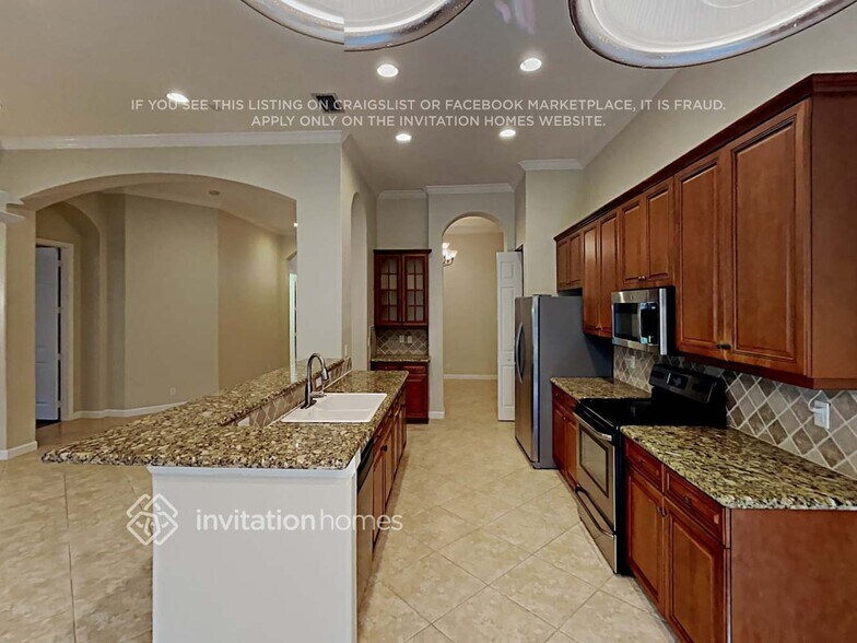 Building Photo - 12681 NW 78th Manor