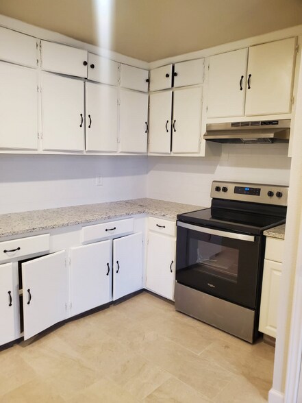 Building Photo - 118 Esmeralda Dr