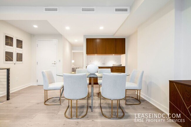 Building Photo - 1332 8th St NW