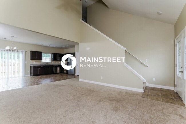 Building Photo - 4 Bedroom Pet-Friendly Home in Louisville, KY with Main Street Renewal