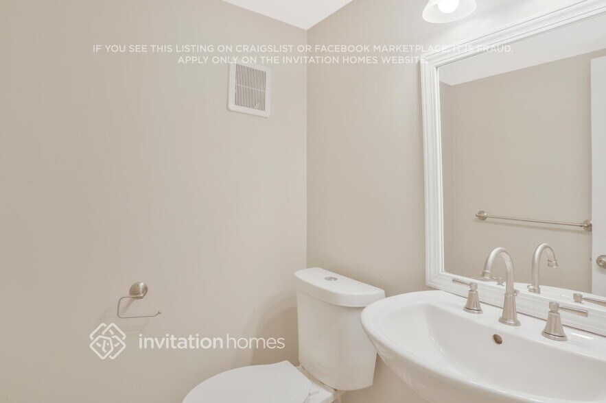Building Photo - 2847 Bentwood Dr