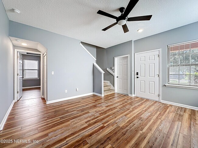 Building Photo - 243 Buck Run Way