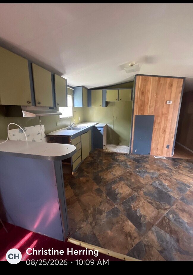 Building Photo - 226 Acorn Rd