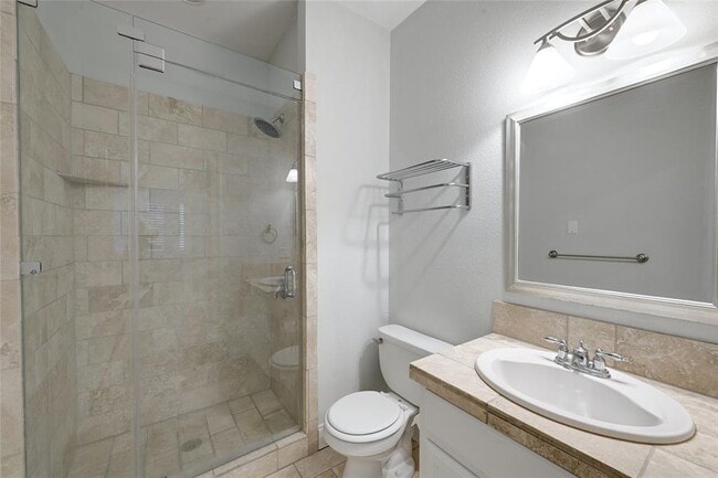 Building Photo - 1016 Harwood Pl