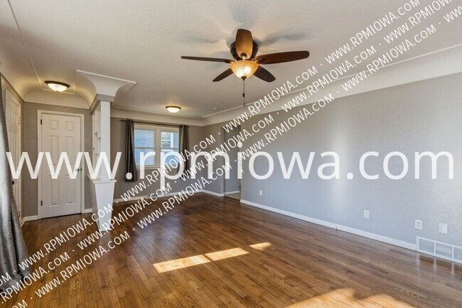 Building Photo - UPDATED RANCH!! 3 Bedroom, 2 Bathroom Ranc...