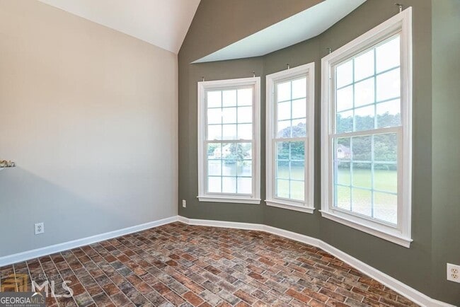 Building Photo - 225 Heritage Lake Dr