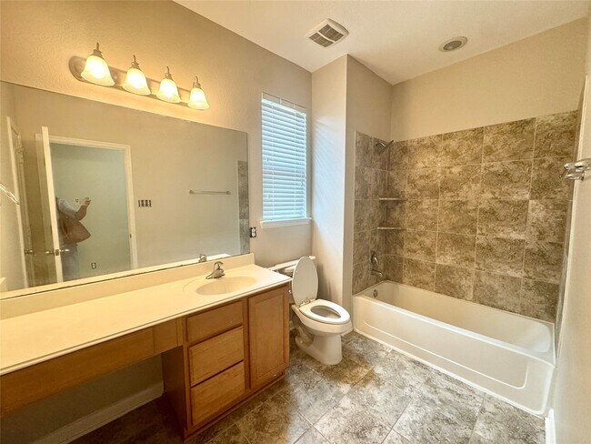 Building Photo - 18610 Lantern Walk Ln