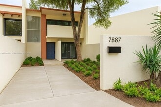 Building Photo - 7887 SW 105th Pl