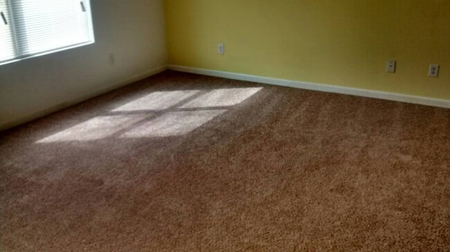 Building Photo - 11102 Waldrop Pl