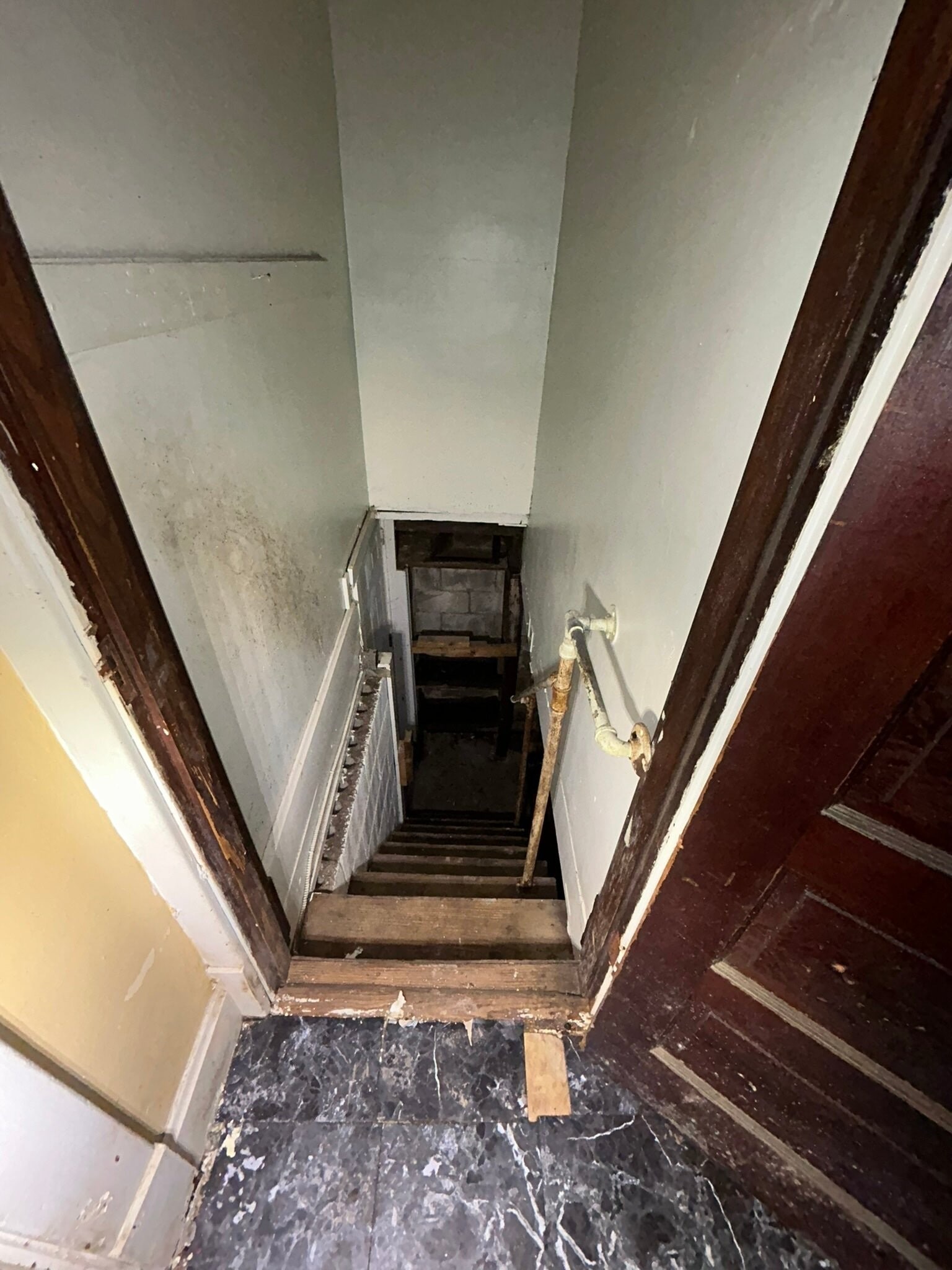 Building Photo - 606 Anderson St