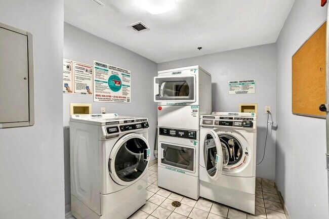 Building Photo - 4315 PARK Ave