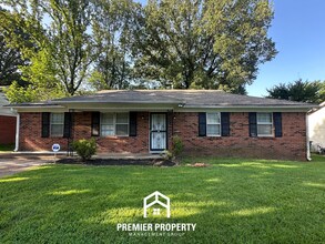 Building Photo - Move-In Ready 4BR Home in 38134 - Airy Living Spaces & Private Backyard