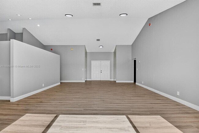 Building Photo - 9645 El Clair Ranch Rd