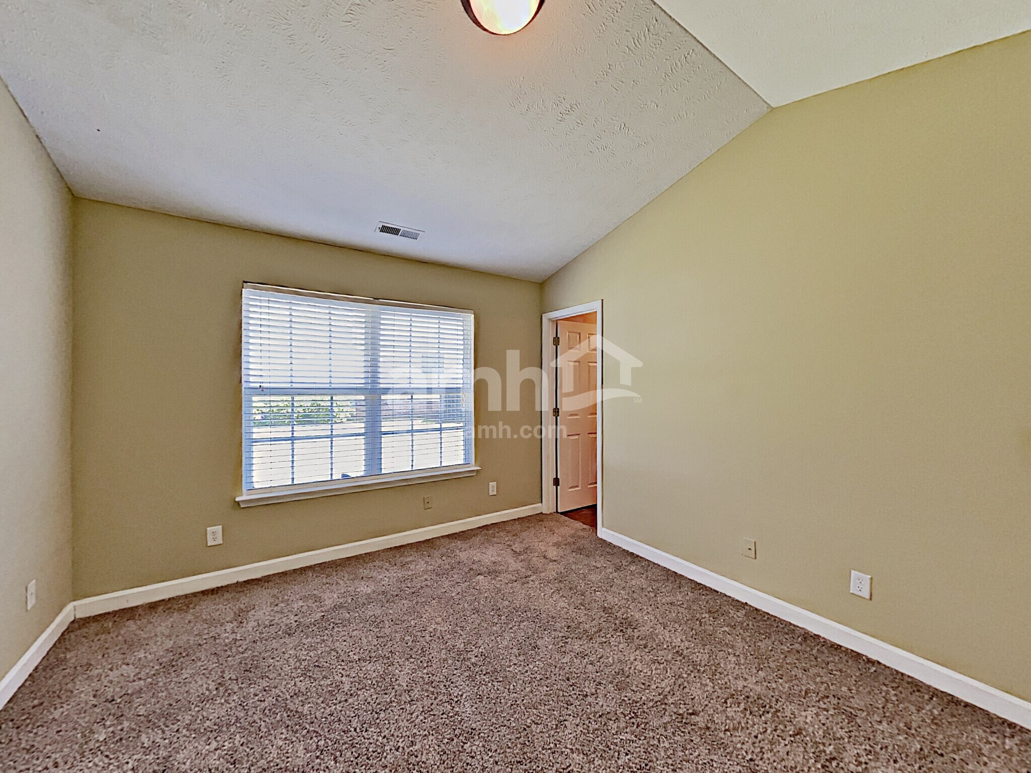 Building Photo - 141 Sundance Way